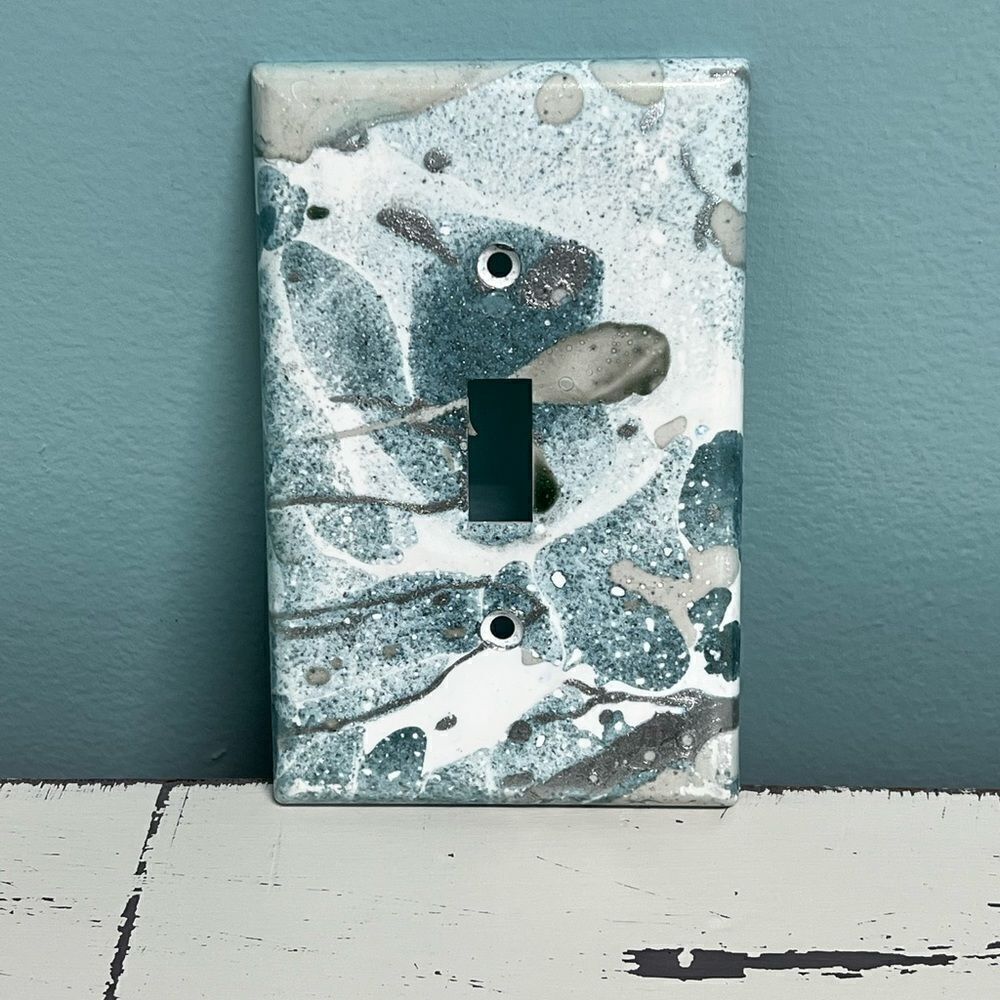 HANDCRAFTED Hand-Painted Light Switch Wall Pl… - Picture 2 of 4